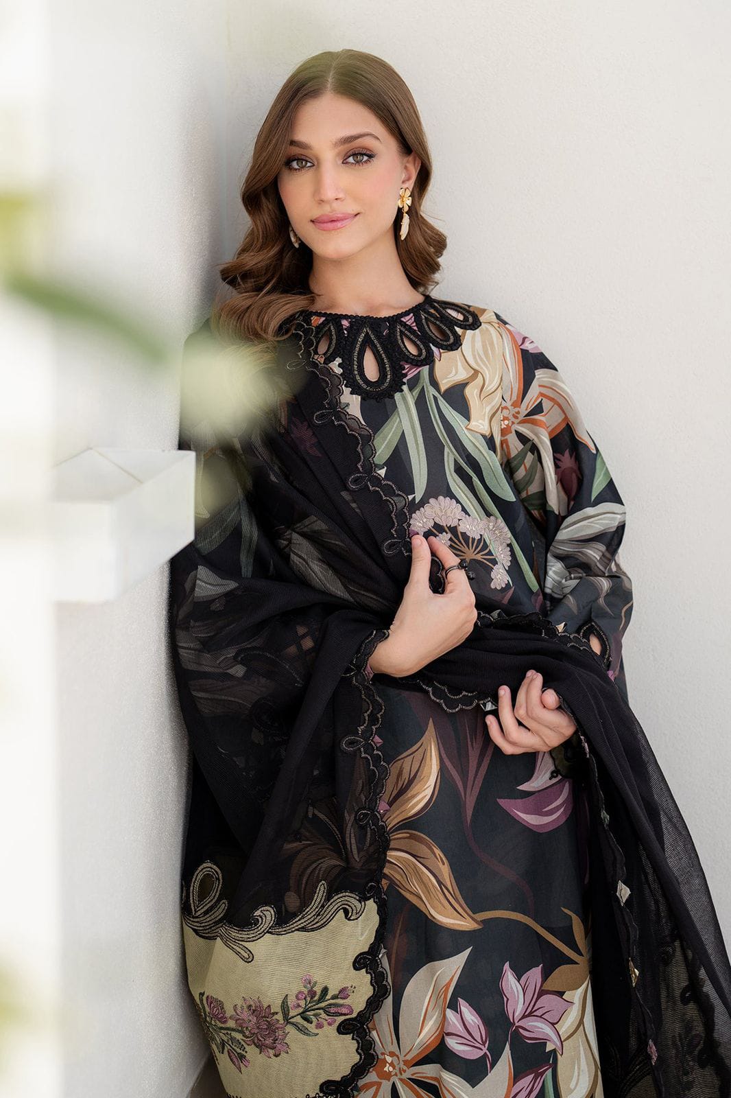 Iznik Brand Luxury Embroidered Article